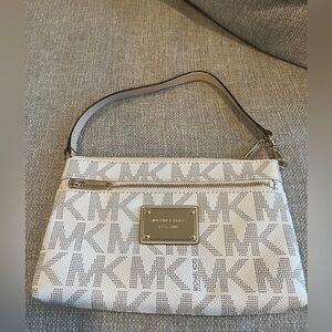 Authentic Michael Kors Wristlet/Wallet
